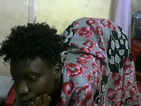 Snapshot of sexy_butty_ chatting on December 30, 8:58 pm sexy butty online show from December 30, 8:58 pm