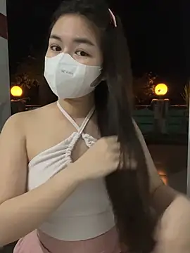 BabyThree  online show from February 4, 2:21 pm