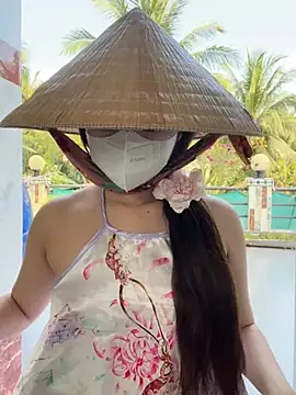 BabyThree  online show from February 6, 9:00 am