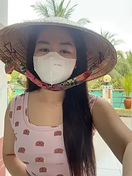 BabyThree  online show from February 7, 6:35 am