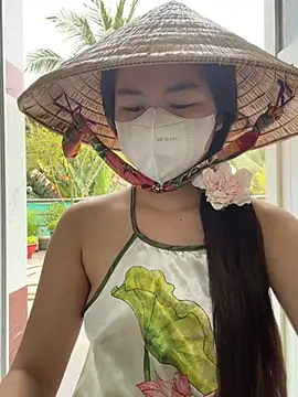 BabyThree  online show from February 8, 7:15 am