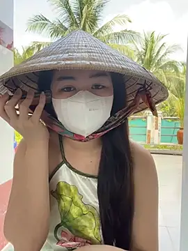 BabyThree  online show from February 13, 8:38 am