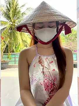 BabyThree  online show from January 8, 8:38 am