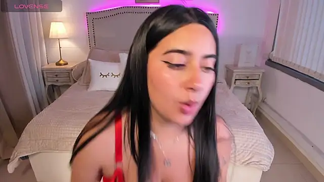 serenna se online show from February 3, 7:42 pm