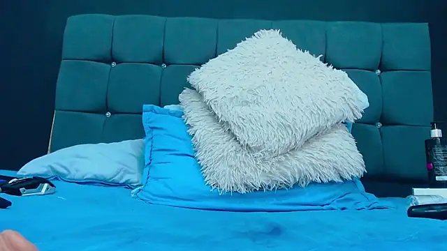 mia xx1 online show from September 18, 10:06 am