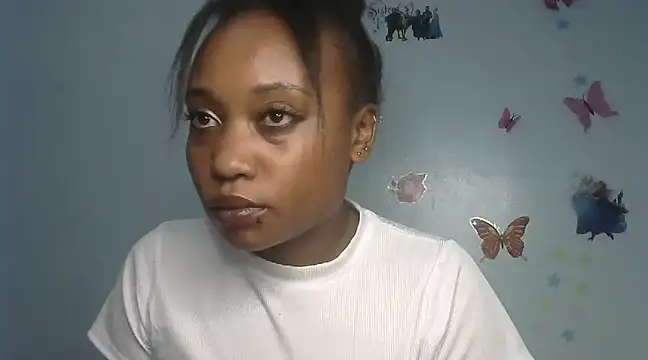 laetitia  online show from March 6, 8:27 pm