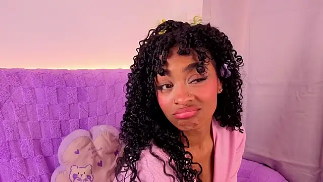 Snapshot of Heily_Fox chatting on February 6, 6:29 am Heily Fox online show from February 6, 6:29 am