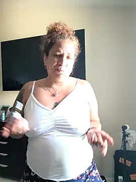 ladycreamypr2 online show from May 4, 1:18 pm