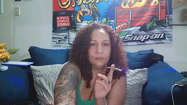 Snapshot of ladycreamypr2 chatting on June 13, 12:08 am ladycreamypr2 online show from June 13, 12:08 am
