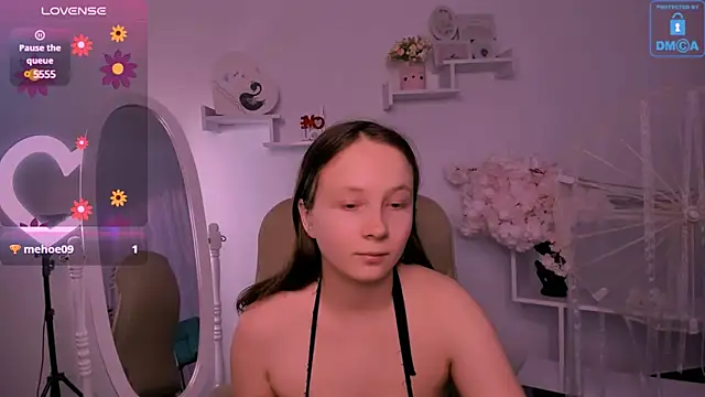 Snapshot of Ketrin_n_ chatting on February 4, 1:38 pm Ketrin n  online show from February 4, 1:38 pm