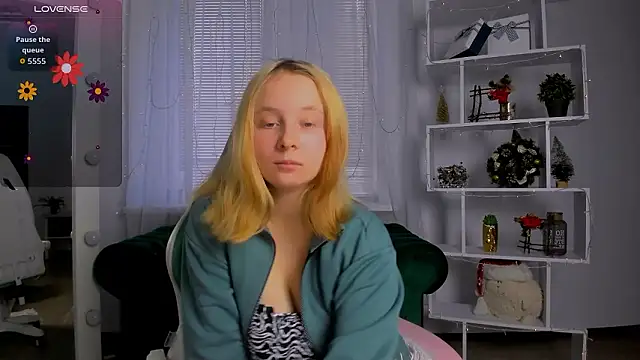 Snapshot of Ketrin_n_ chatting on January 19, 6:06 am Ketrin n online show from January 19, 6:06 am