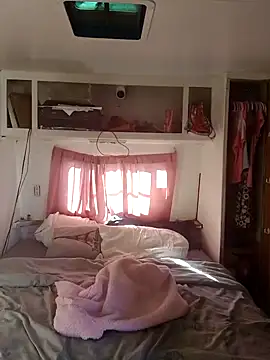 allissonw13 online show from January 13, 7:10 pm