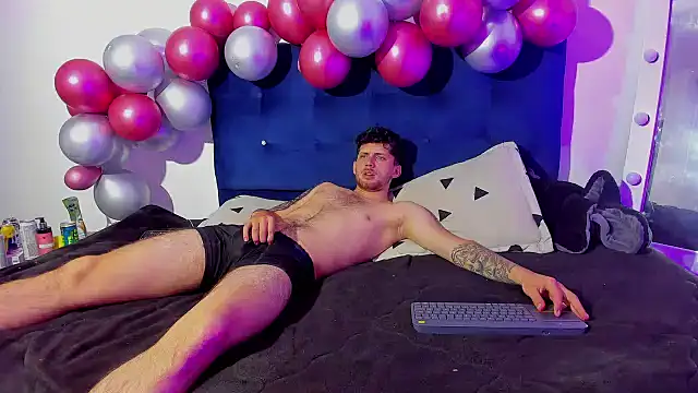 Ari and loggan online show from December 17, 12:23 am