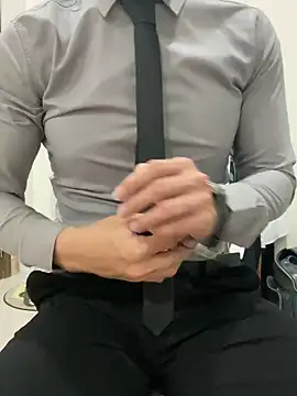 harrylouis1357 online show from December 10, 1:22 pm