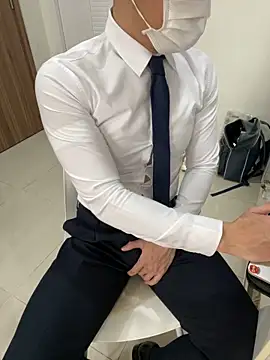 harrylouis1357 online show from December 28, 9:42 am