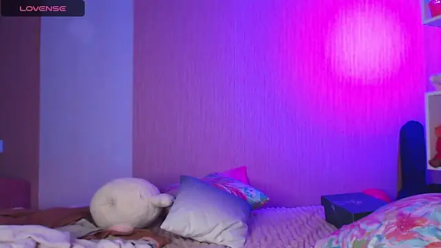 ur kitty   online show from March 9, 1:04 pm