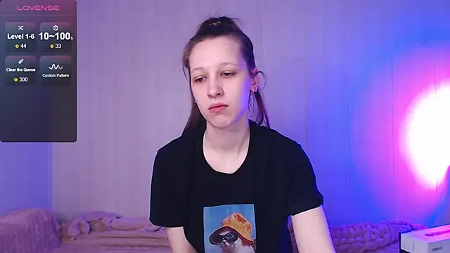 ur kitty   online show from December 17, 9:04 am