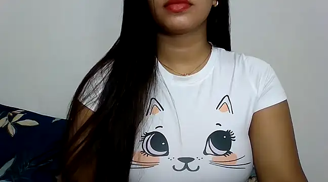 Snapshot of sparkling_queen chatting on March 23, 2:04 am sparkling queen online show from March 23, 2:04 am