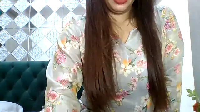 Snapshot of sparkling_queen chatting on September 29, 8:46 pm sparkling queen online show from September 29, 8:46 pm