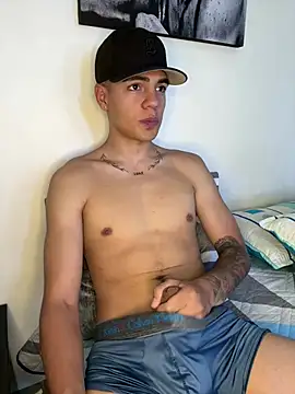 Snapshot of santiago_sosa24 chatting on June 11, 4:27 pm santiago sosa24 online show from June 11, 4:27 pm