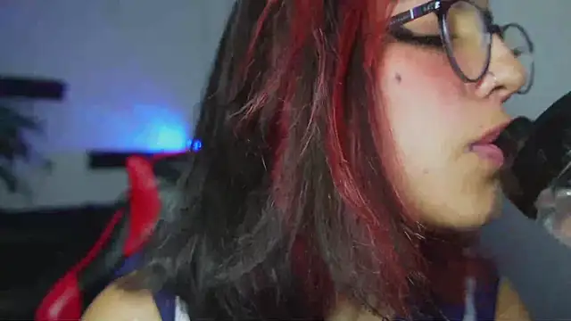 cute hollywood online show from October 8, 12:36 pm