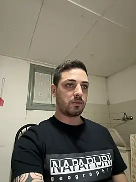 Snapshot of iltoscano95 chatting on October 18, 7:36 pm iltoscano95 online show from October 18, 7:36 pm