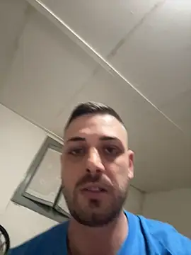 Snapshot of iltoscano95 chatting on November 1, 5:59 pm iltoscano95 online show from November 1, 5:59 pm