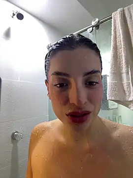 Snapshot of dakota_le chatting on May 15, 1:01 am dakota le online show from May 15, 1:01 am