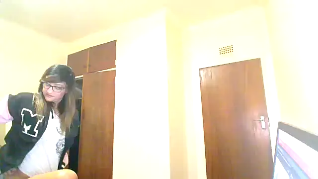 Snapshot of karmicQueen669 chatting on July 3, 5:30 pm karmicQueen669 online show from July 3, 5:30 pm