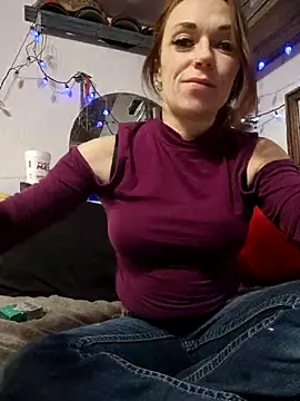 Genevieve143 online show from March 18, 4:59 am