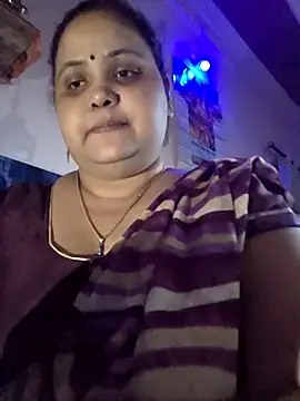 Snapshot of Kiyara7 chatting on October 17, 1:42 am Kiyara7 online show from October 17, 1:42 am
