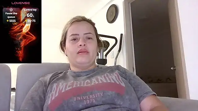 Snapshot of saramartinez1000 chatting on January 29, 4:30 pm saramartinez1000 online show from January 29, 4:30 pm