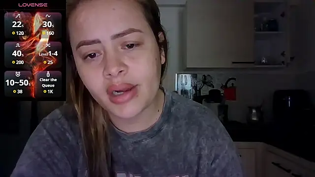 Snapshot of saramartinez1000 chatting on February 7, 2:37 pm saramartinez1000 online show from February 7, 2:37 pm