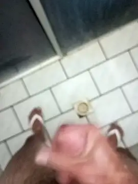 Snapshot of Din0071 chatting on December 7, 8:38 pm Din0071 online show from December 7, 8:38 pm