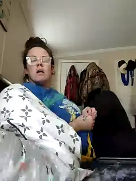 Snapshot of velvetta_ chatting on December 3, 3:22 pm velvetta  online show from December 3, 3:22 pm
