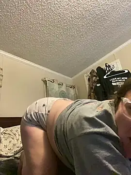 Snapshot of velvetta_ chatting on February 4, 5:31 am velvetta  online show from February 4, 5:31 am