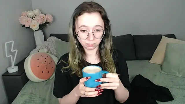 Mini Diva online show from September 10, 8:25 am