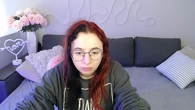 Mini Diva online show from November 21, 9:08 am