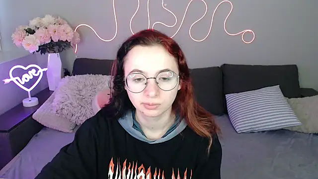 Mini Diva online show from November 30, 9:13 am