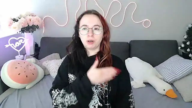 Snapshot of Mini_Diva chatting on February 21, 9:10 am Mini Diva online show from February 21, 9:10 am