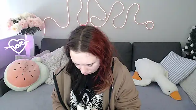 Snapshot of Mini_Diva chatting on February 22, 9:08 am Mini Diva online show from February 22, 9:08 am