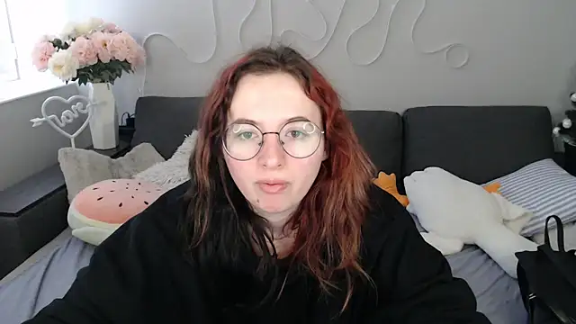 Mini Diva online show from February 27, 9:09 am