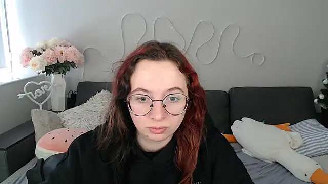 Snapshot of Mini_Diva chatting on February 28, 9:10 am Mini Diva online show from February 28, 9:10 am