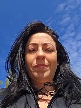 lovewildguy1 online show from April 16, 6:25 am