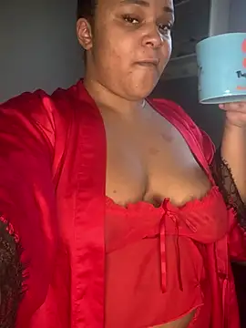 yourfavlightskinn online show from December 26, 3:20 pm