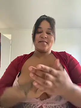 yourfavlightskinn online show from November 20, 12:16 pm