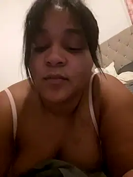 yourfavlightskinn online show from November 22, 10:53 pm