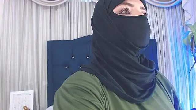 Snapshot of Uzra_hayed chatting on December 21, 7:27 pm Uzra hayed online show from December 21, 7:27 pm