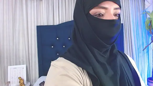 Snapshot of Uzra_hayed chatting on December 28, 8:04 pm Uzra hayed online show from December 28, 8:04 pm