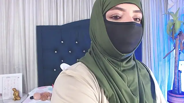 Snapshot of Uzra_hayed chatting on December 30, 7:42 pm Uzra hayed online show from December 30, 7:42 pm